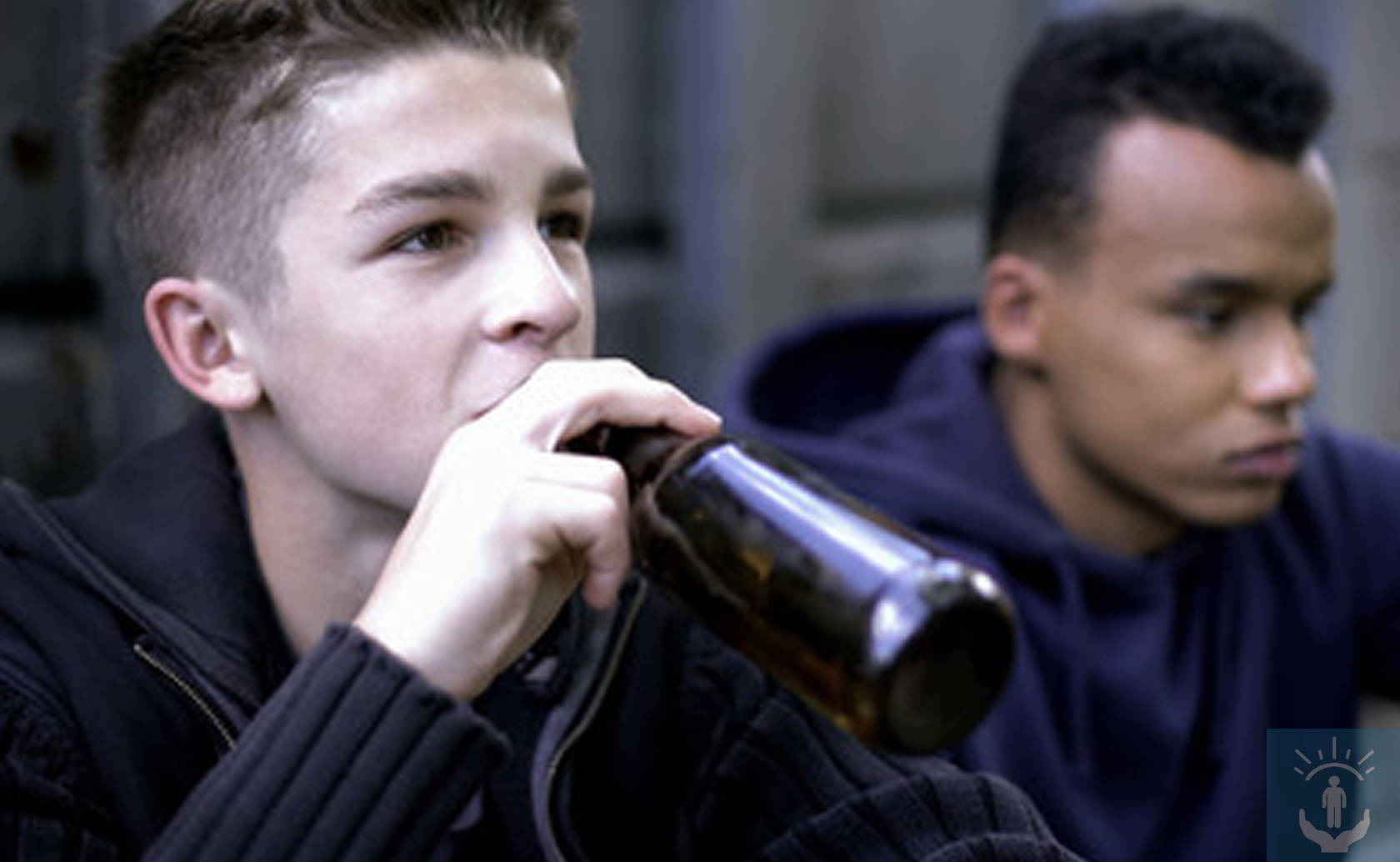 Подростковый алкоголизм: причины и профилактика - АландМед