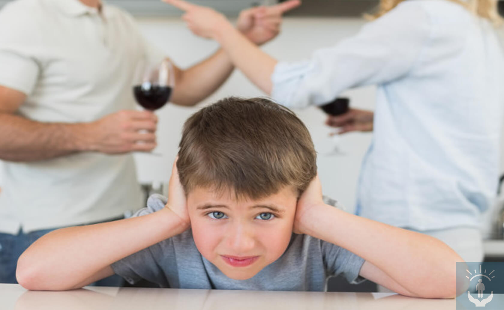 Алкоголизм в семье: как пьющие родители влияют на ребенка?- АландМед
